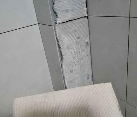 南平瓷砖空鼓维修公司分享下厨房瓷砖脱落的补救措施。